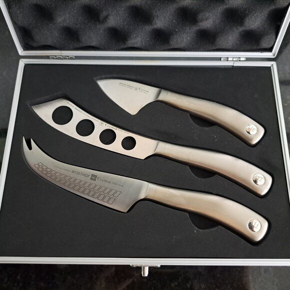 Wusthof Cheese Knives Set of 3 in Aluminum Padded Case - Perfect Condition - Picture 3 of 7